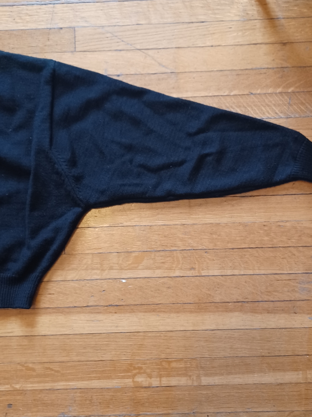 Zara Black Crewneck - Cropped Sweater - Picture 4 of 4